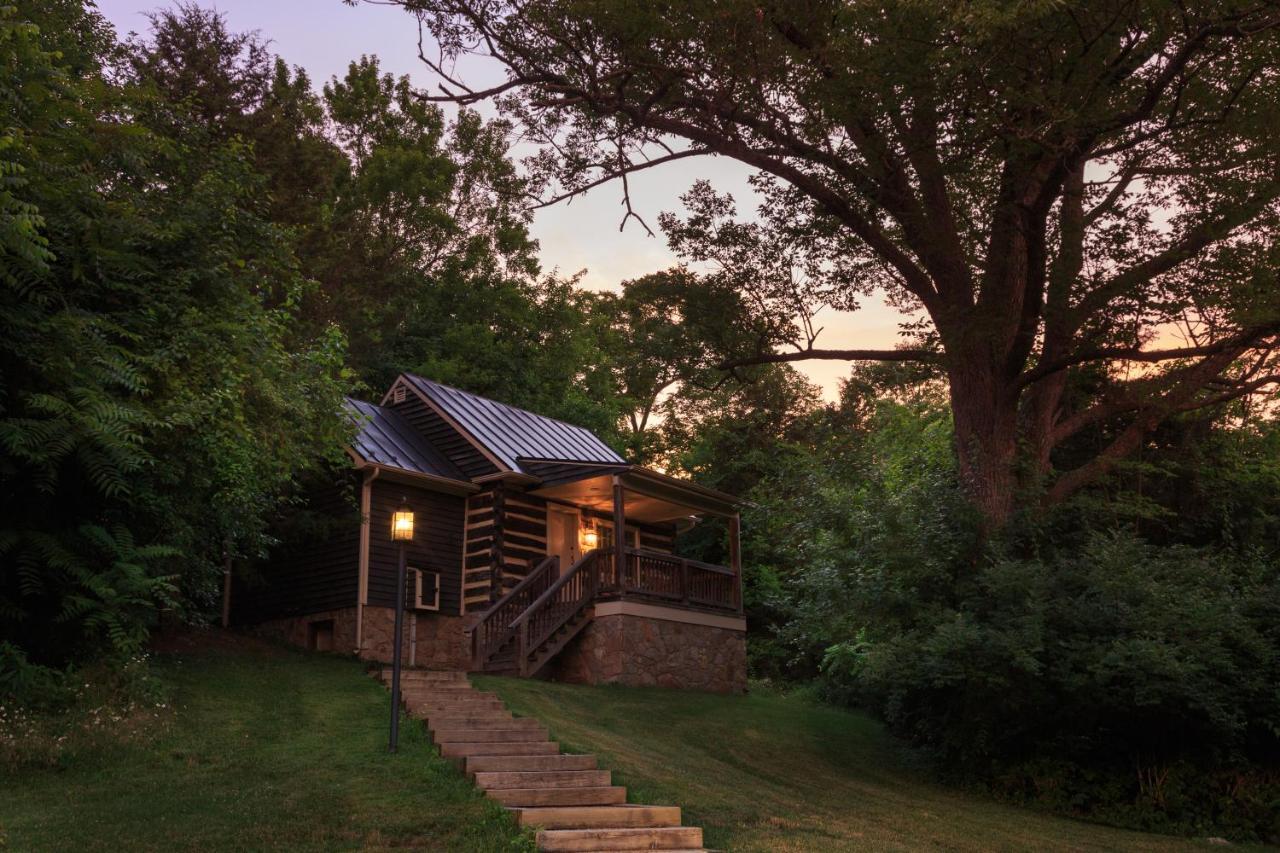 Inn And Cabins At Vaucluse Spring Stephens City 外观 照片