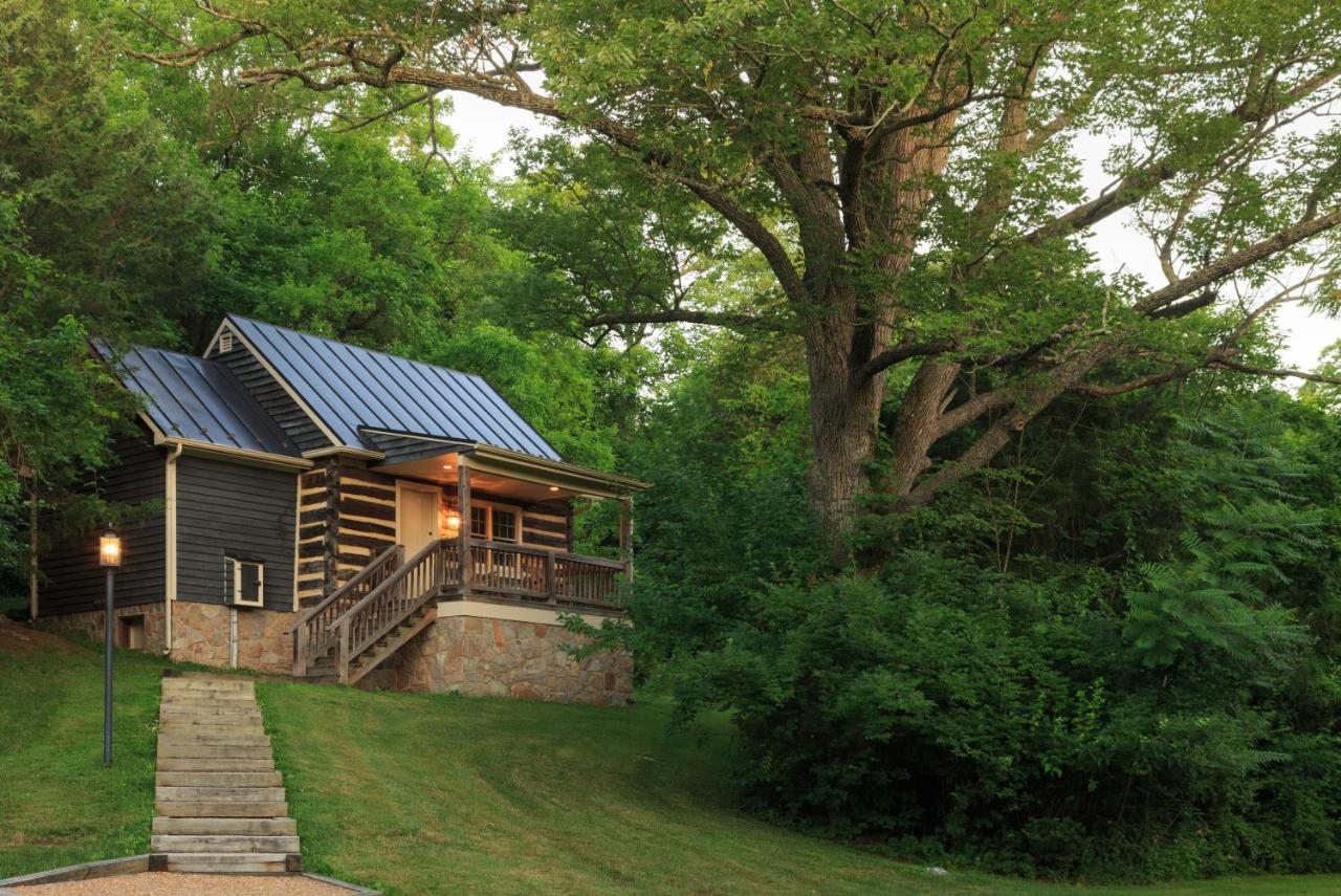 Inn And Cabins At Vaucluse Spring Stephens City 外观 照片